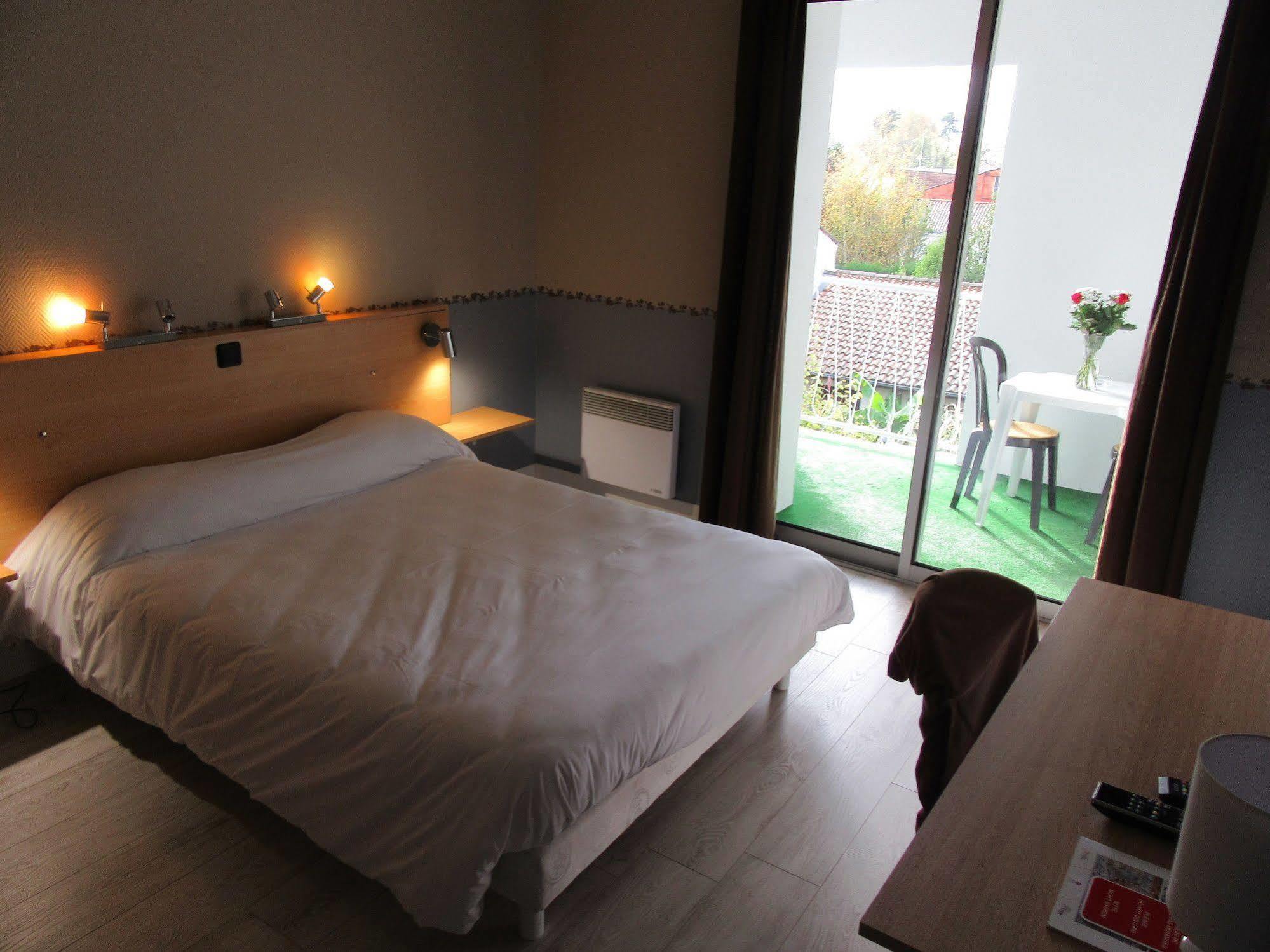 Contact Hotel De France サント エクステリア 写真