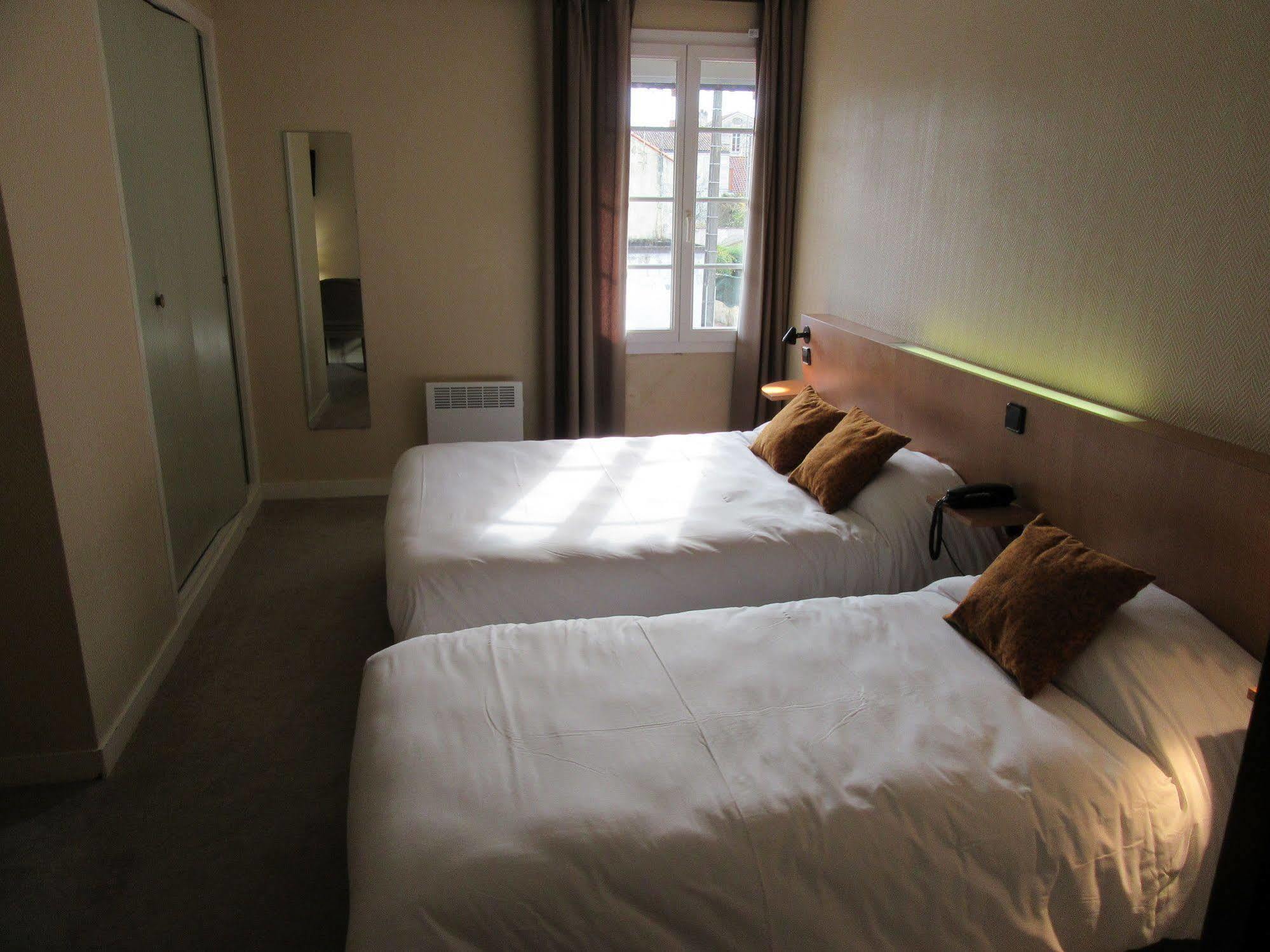 Contact Hotel De France サント エクステリア 写真